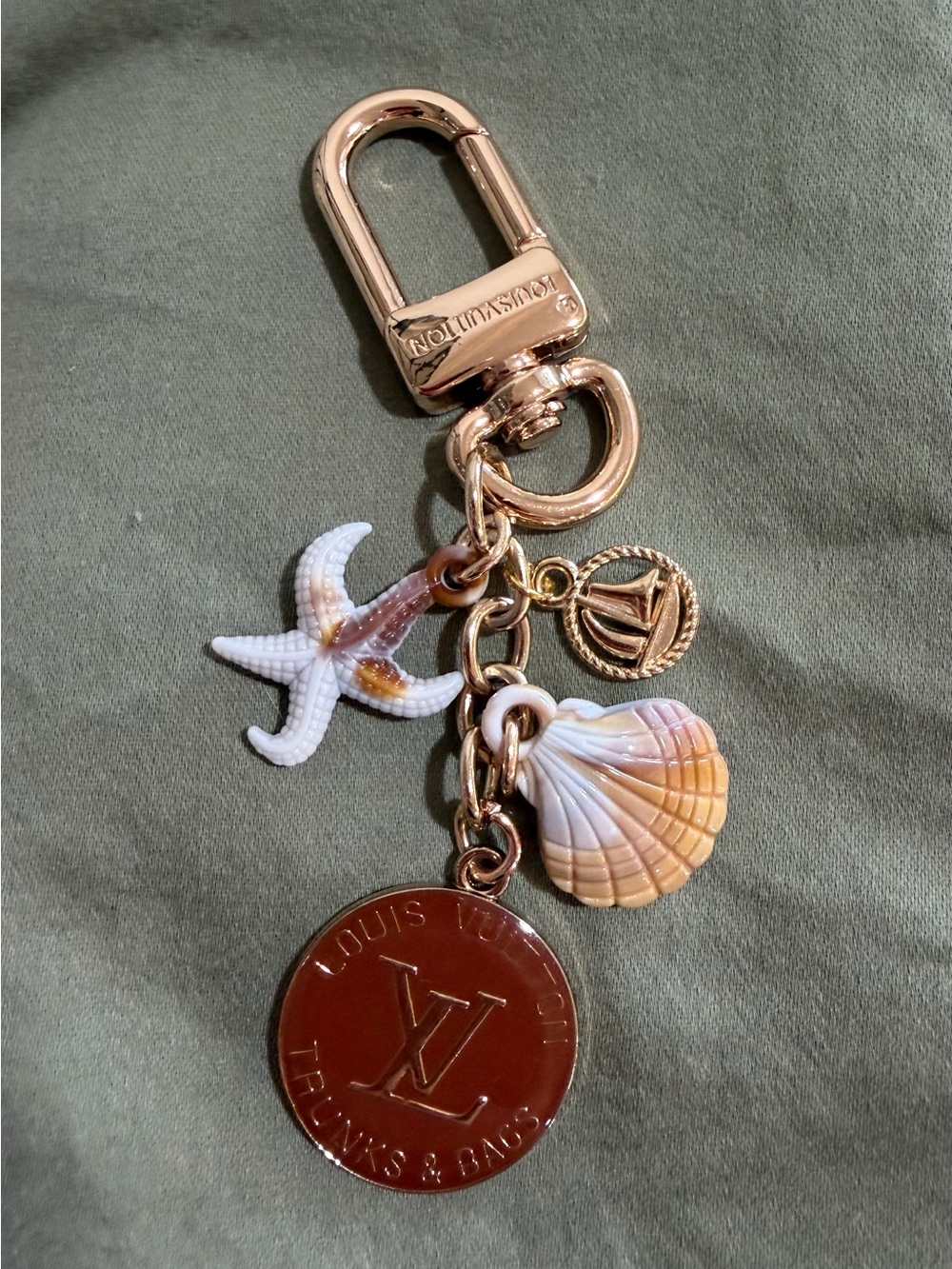 Upcycled Gold-Tone Seaside Charm Keychain with White & Peach Shell Accents